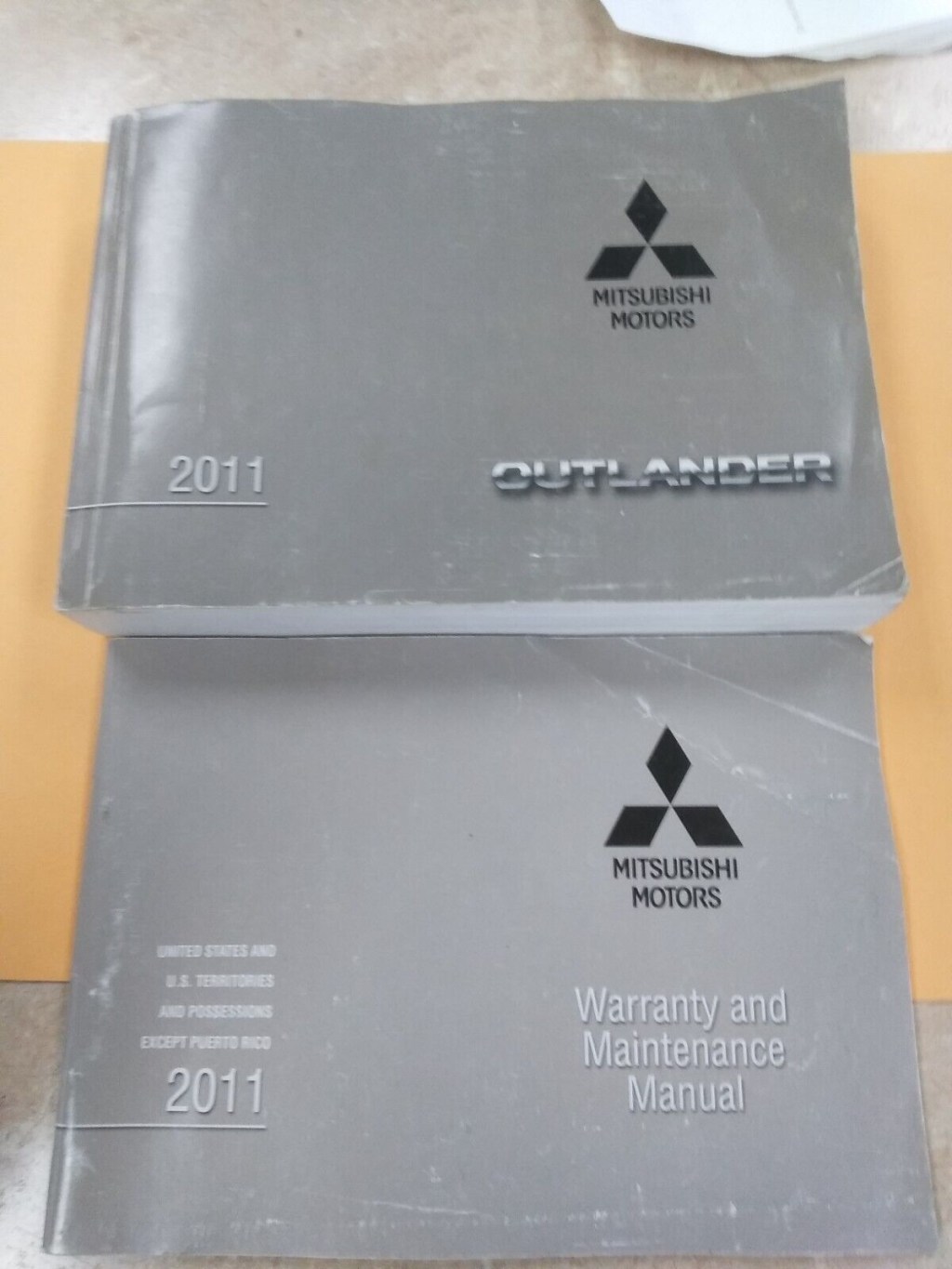 Picture of: MITSUBISHI OUTLANDER OWNERS MANUAL &amp; MAINT  eBay