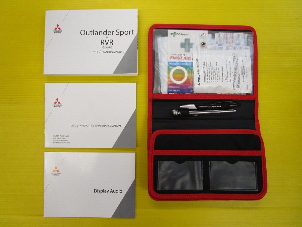Picture of: Mitsubishi Outlander Sport Owners Owner’s Manual Set With Case OEM